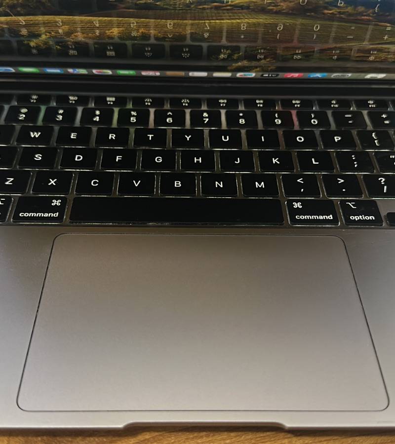 APPLE MACBOOK